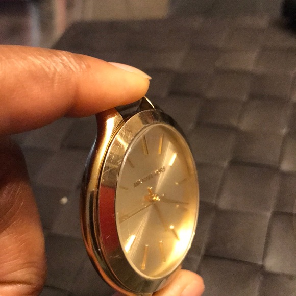 Michael Kors Watch - Picture 7 of 8